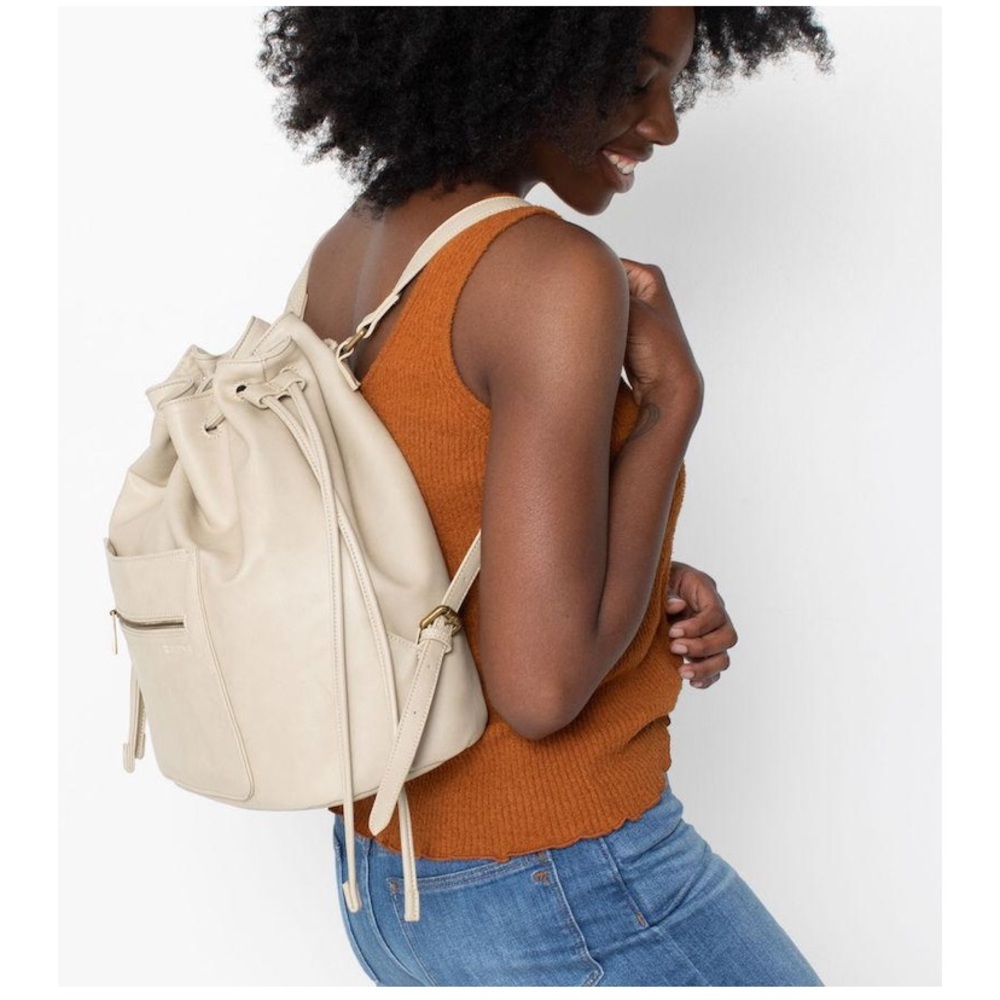 Drawstring Fawn Design